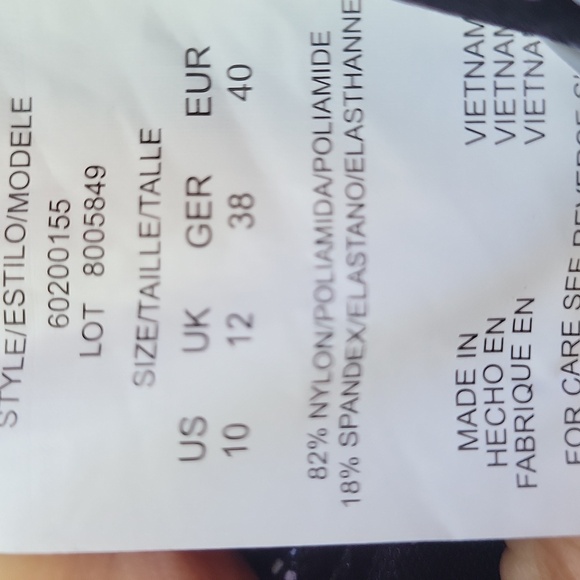 Macys  Black and White One Piece Swimsuit 10 NWT - Picture 3 of 3